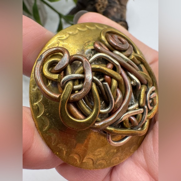 Vintage mixed metal abstract brooch, EUC. - Picture 3 of 5